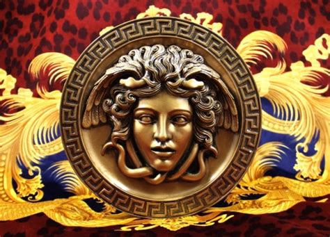 why is versace logo medusa.